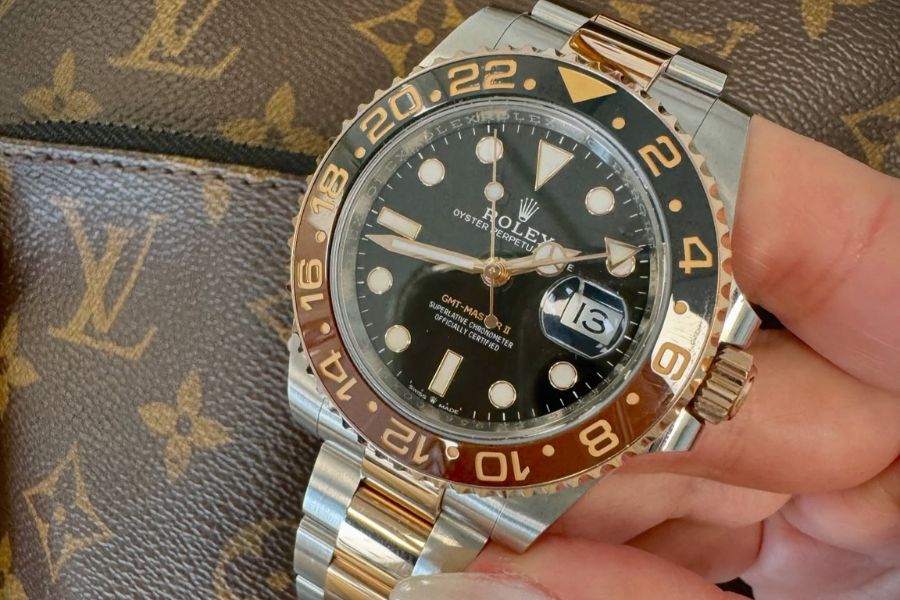 rolex gmt master vs gold