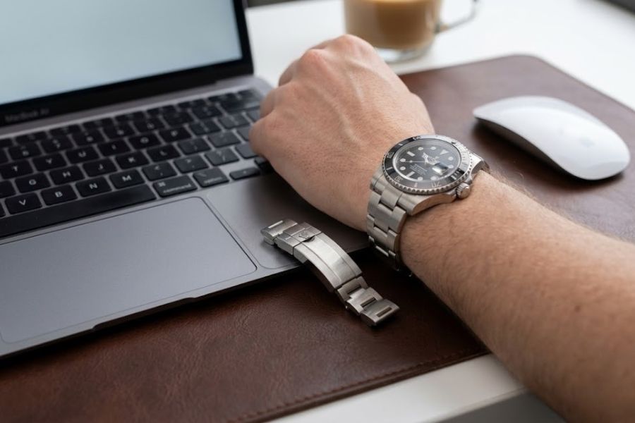 prevent rolex scratches macbook leather desk mat