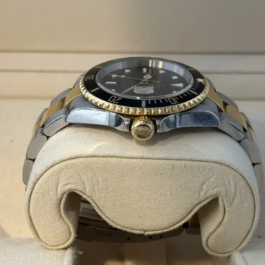 rolex submariner 40mm steel & yellow gold 2005 1